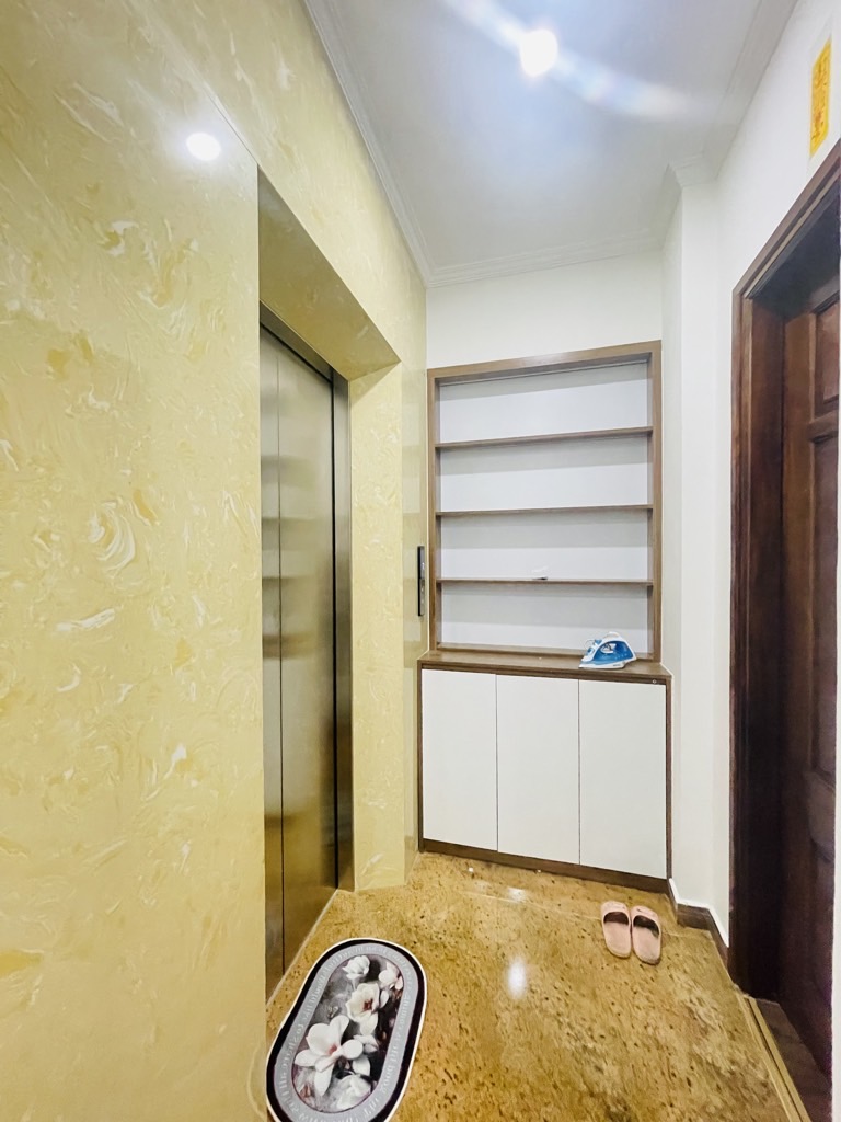 BÁN NHÀ 7 TẦNG- THANG MÁY, VỪA Ở VỪA KINH DOANH - PHỐ PHẠM VĂN ĐỒNG - GIÁ 14,8 TỶ